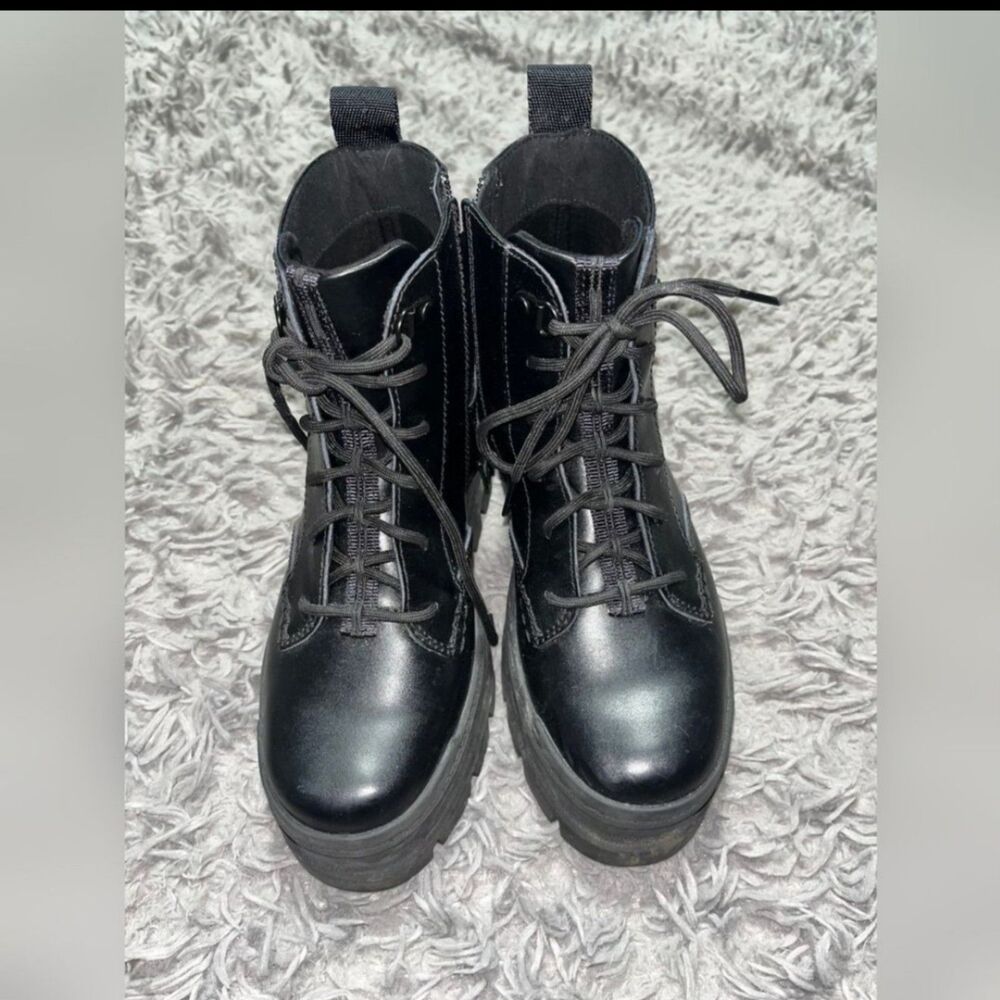 UGG Sidnee combat boots 150 Womens 6.5